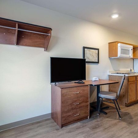 Woodspring Suites Champaign Near University Экстерьер фото