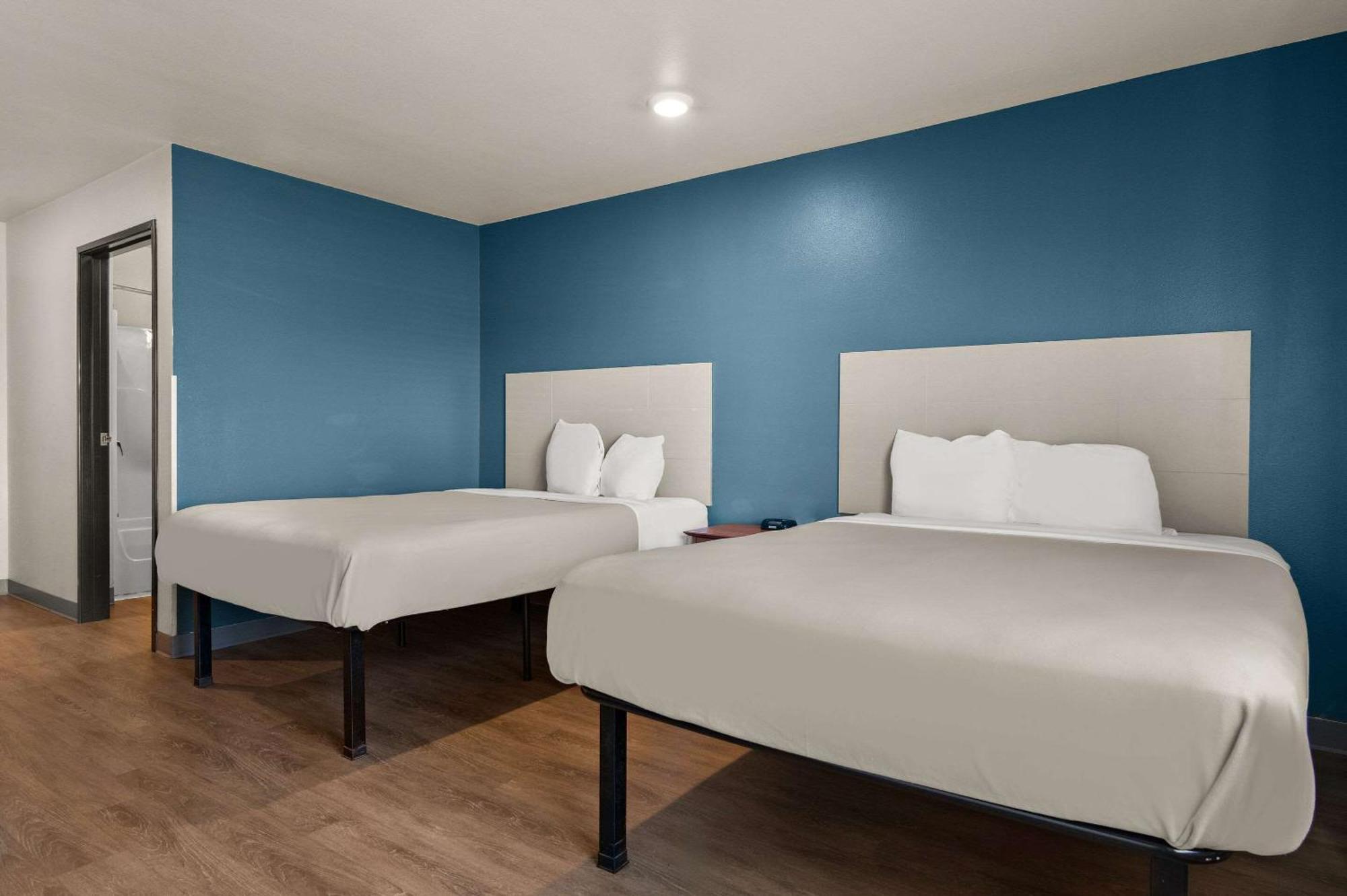 Woodspring Suites Champaign Near University Экстерьер фото