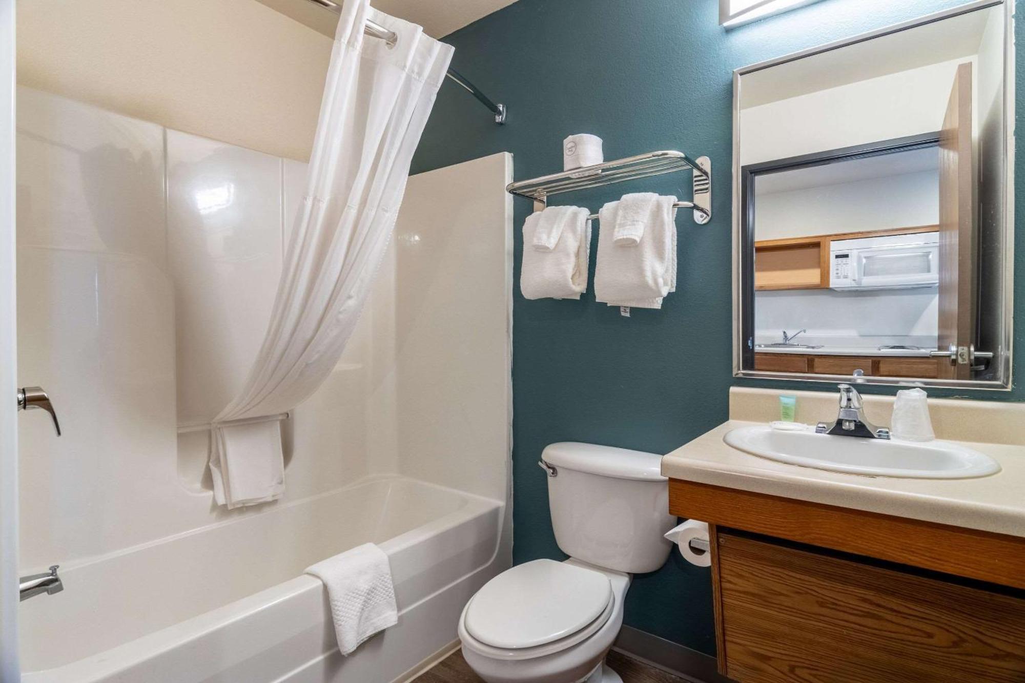 Woodspring Suites Champaign Near University Экстерьер фото