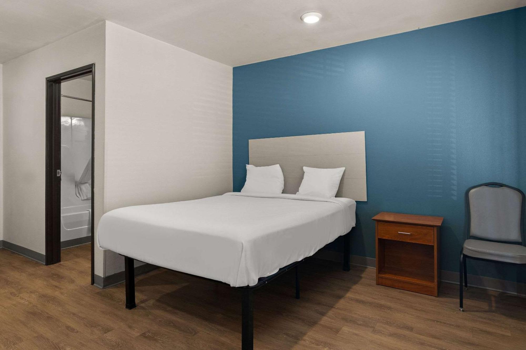 Woodspring Suites Champaign Near University Экстерьер фото