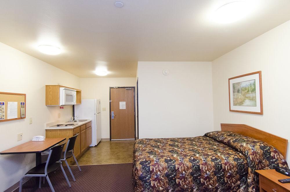 Woodspring Suites Champaign Near University Экстерьер фото