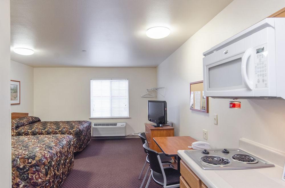 Woodspring Suites Champaign Near University Экстерьер фото