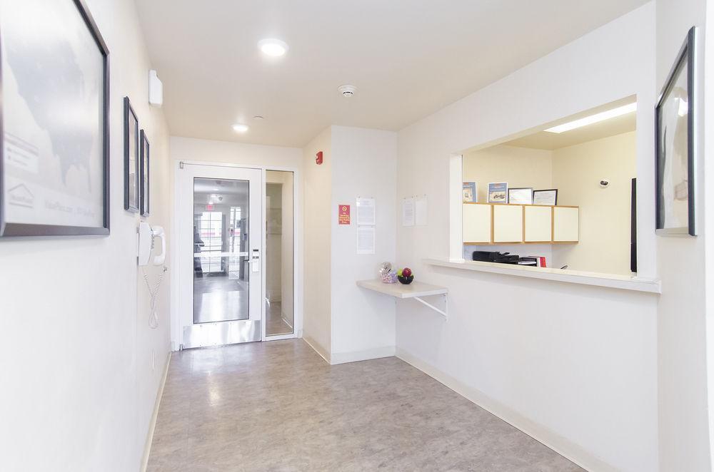 Woodspring Suites Champaign Near University Экстерьер фото