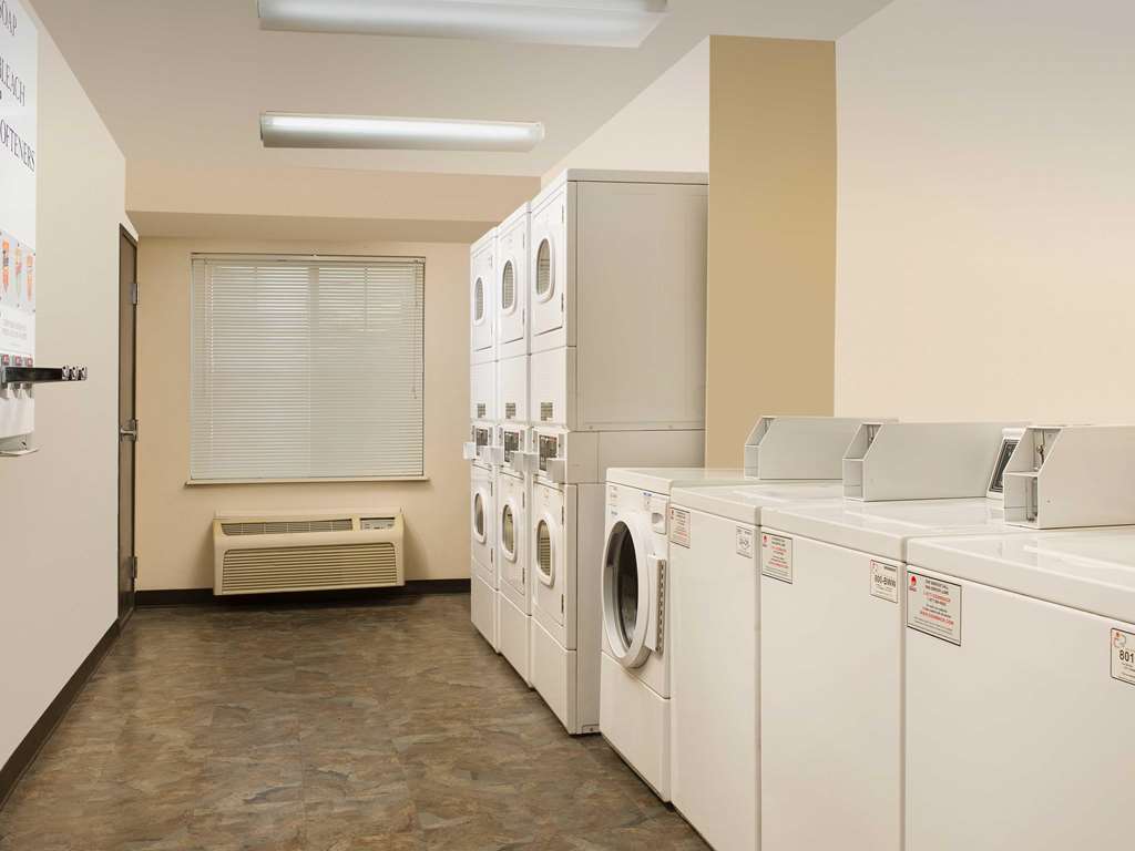 Woodspring Suites Champaign Near University Удобства фото